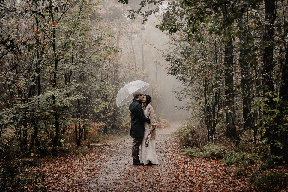 Brautpaarshooting bei Regen